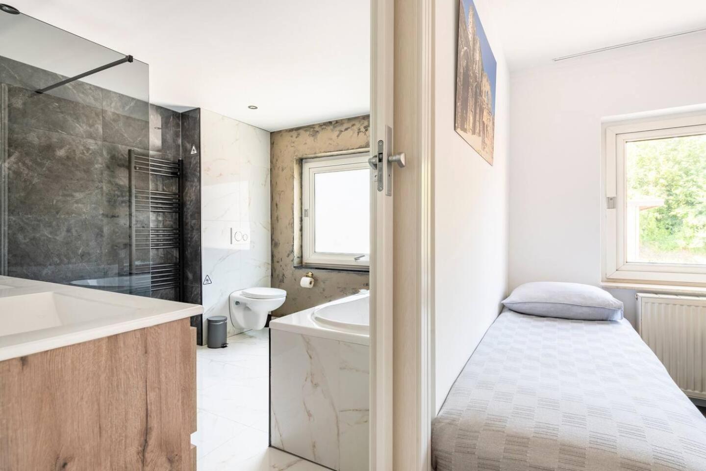 Valkenburg aan de Geul Logement Viphouse Valkenburg الغرفة الصورة