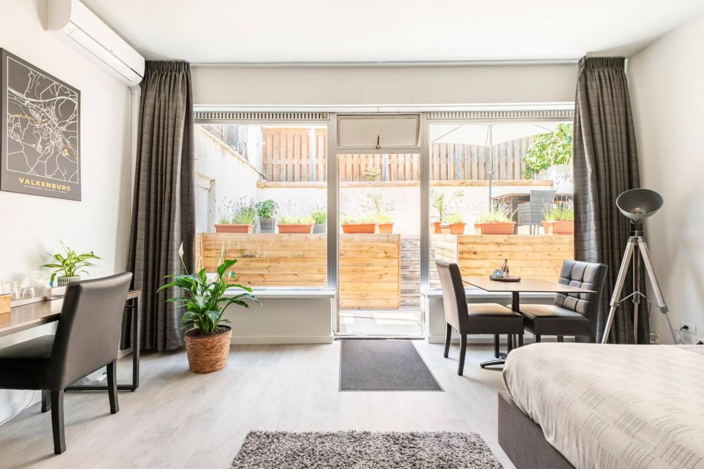 Valkenburg aan de Geul Logement Viphouse Valkenburg الغرفة الصورة