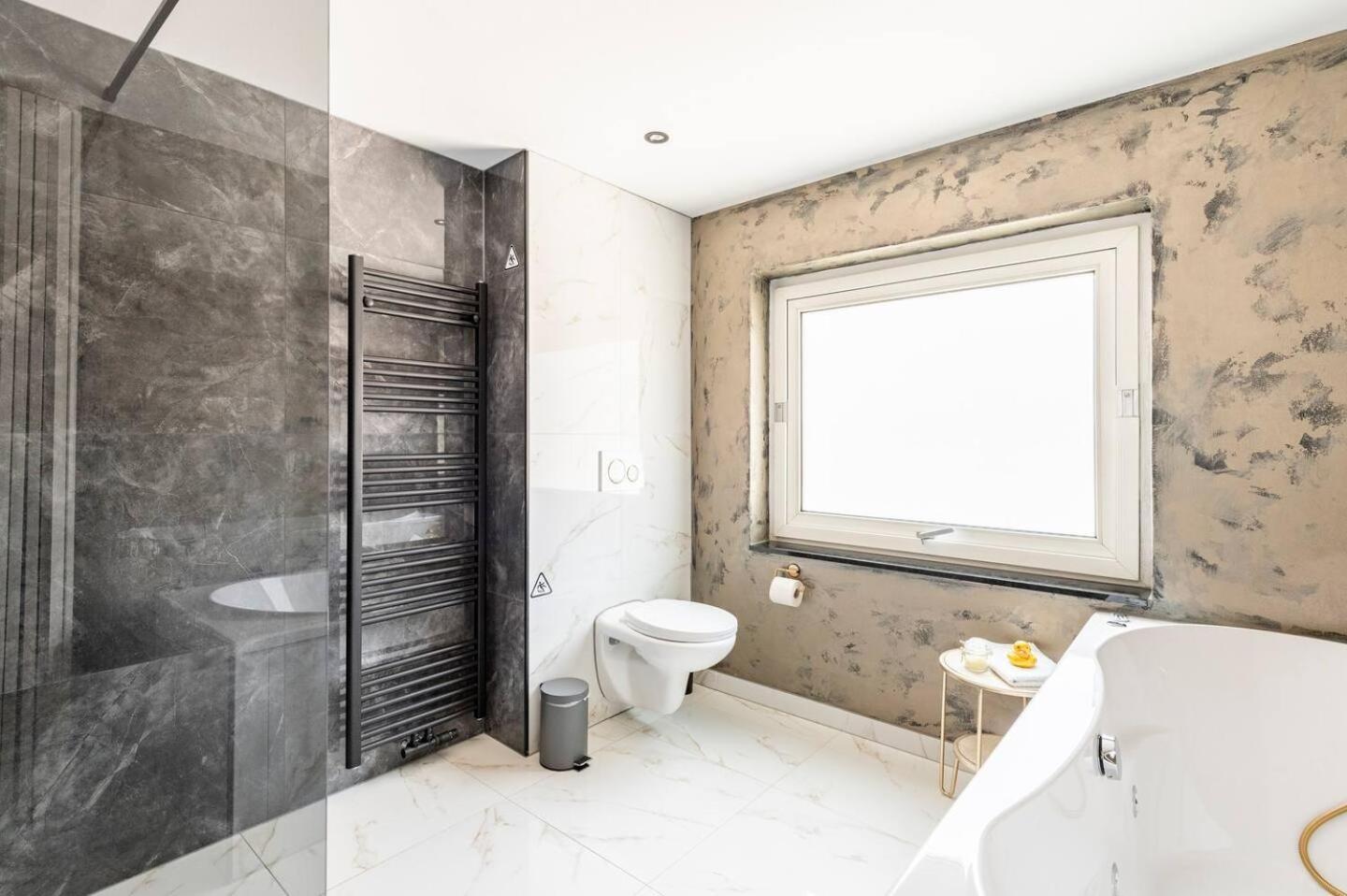 Valkenburg aan de Geul Logement Viphouse Valkenburg الغرفة الصورة
